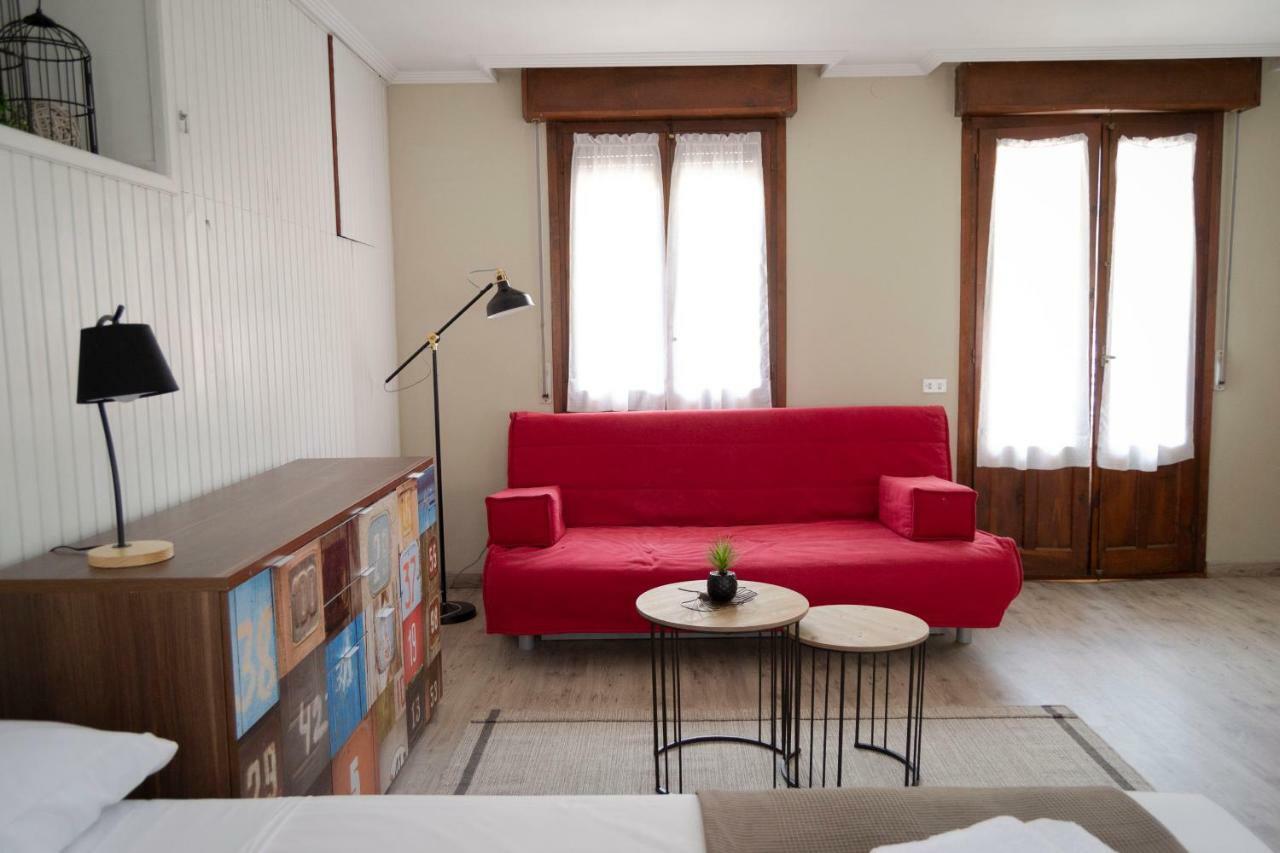 Tres Puentes Anguiano Apartamentos Y Hostal Dış mekan fotoğraf