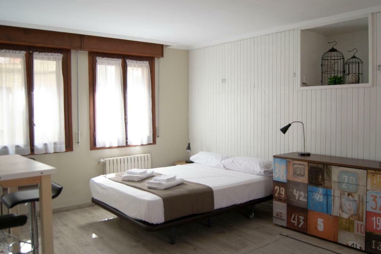 Tres Puentes Anguiano Apartamentos Y Hostal Dış mekan fotoğraf