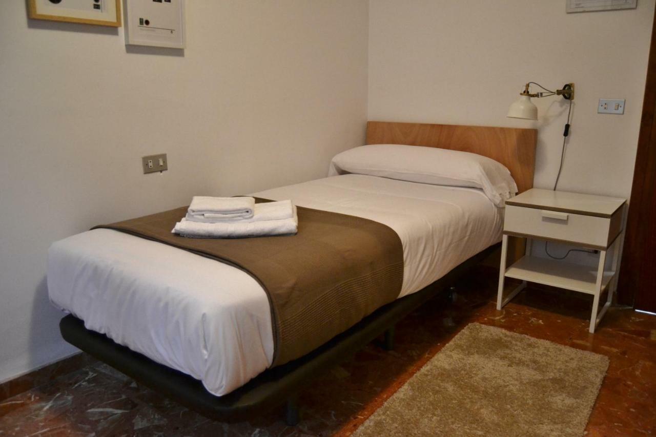 Tres Puentes Anguiano Apartamentos Y Hostal Dış mekan fotoğraf