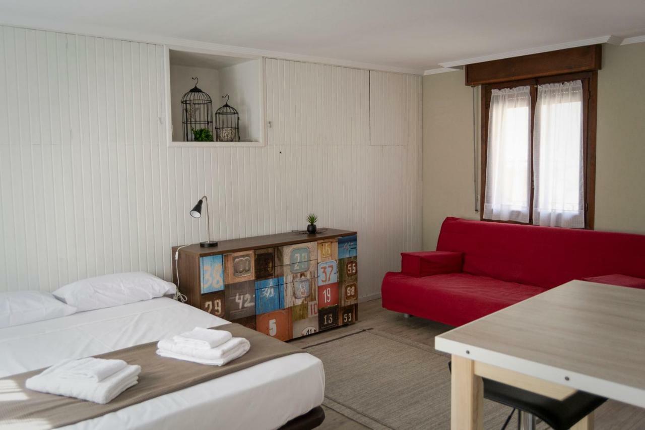 Tres Puentes Anguiano Apartamentos Y Hostal Dış mekan fotoğraf