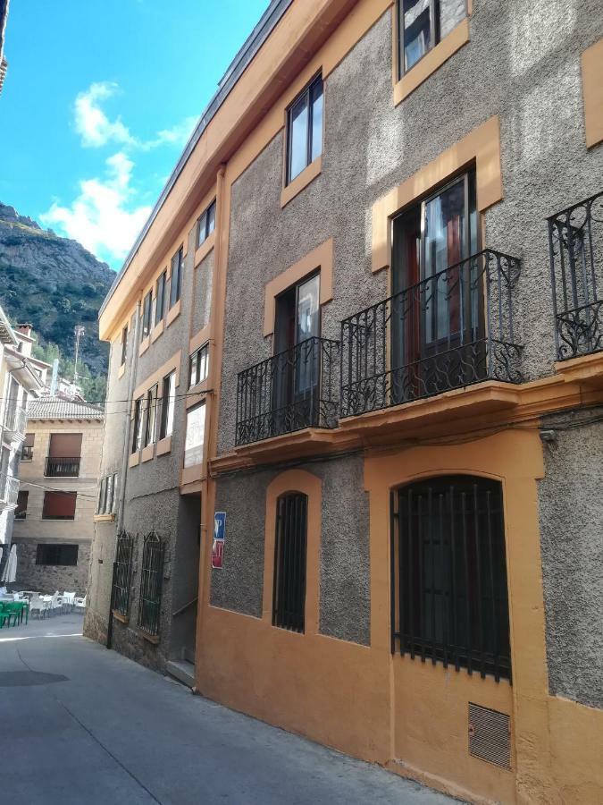 Tres Puentes Anguiano Apartamentos Y Hostal Dış mekan fotoğraf