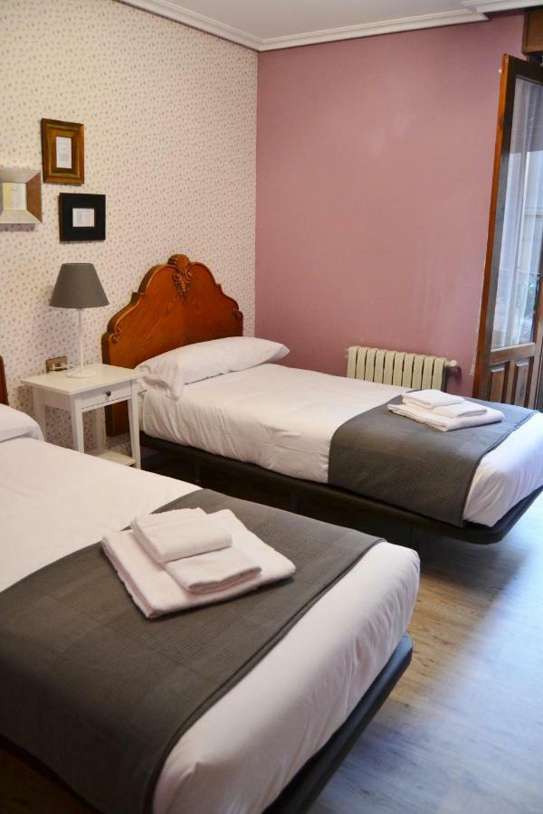 Tres Puentes Anguiano Apartamentos Y Hostal Dış mekan fotoğraf