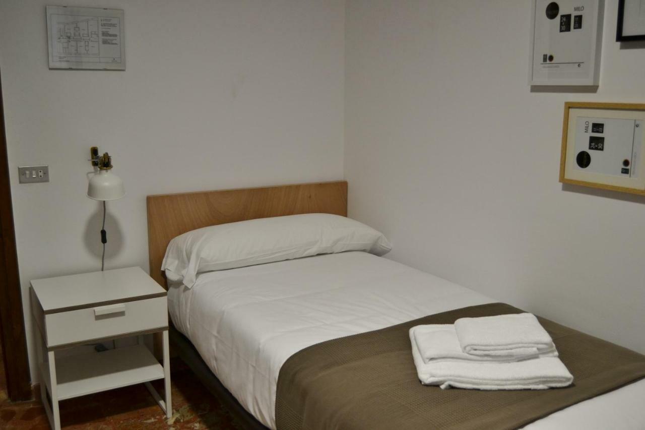 Tres Puentes Anguiano Apartamentos Y Hostal Dış mekan fotoğraf