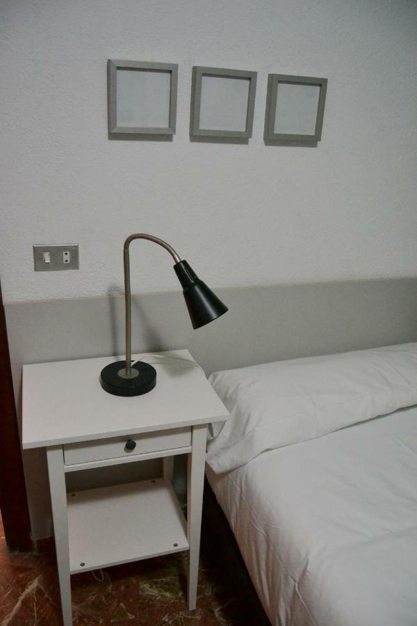 Tres Puentes Anguiano Apartamentos Y Hostal Dış mekan fotoğraf