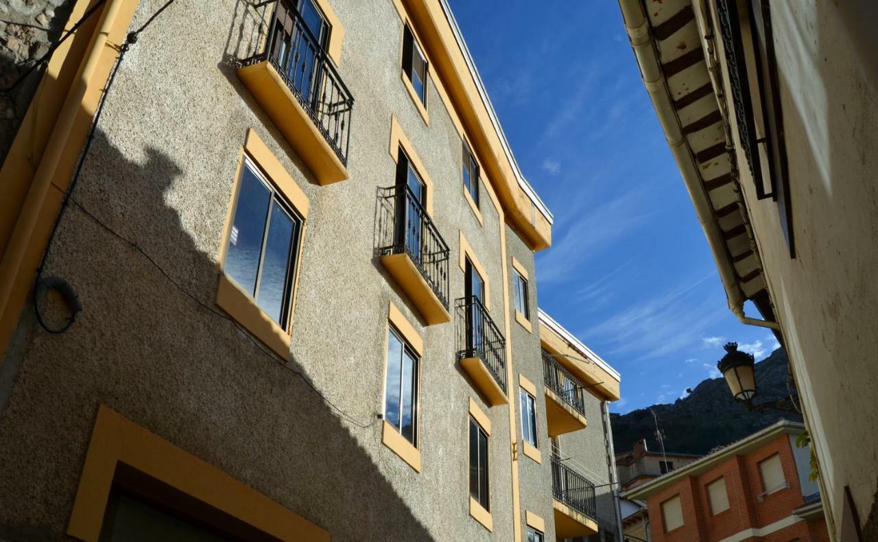 Tres Puentes Anguiano Apartamentos Y Hostal Dış mekan fotoğraf